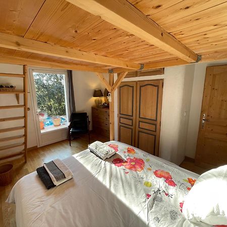Le Calme De La Garrigue Bed & Breakfast Russan ภายนอก รูปภาพ