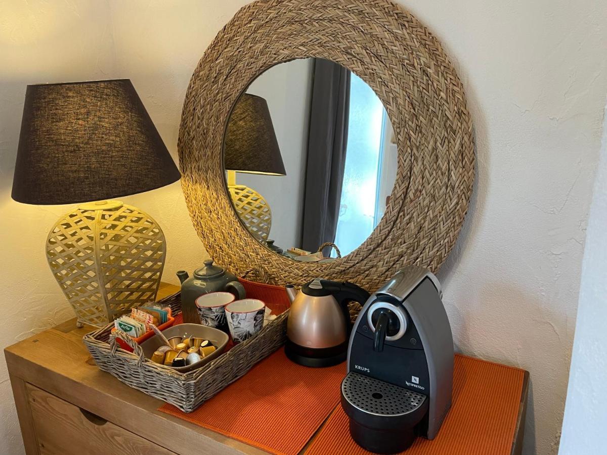 Le Calme De La Garrigue Bed & Breakfast Russan ภายนอก รูปภาพ