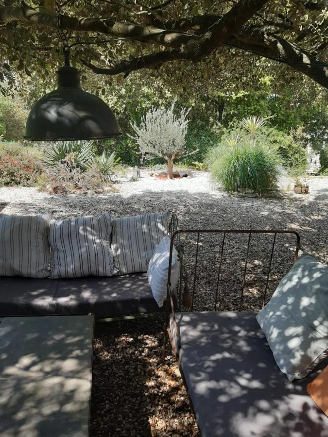 Le Calme De La Garrigue Bed & Breakfast Russan ภายนอก รูปภาพ