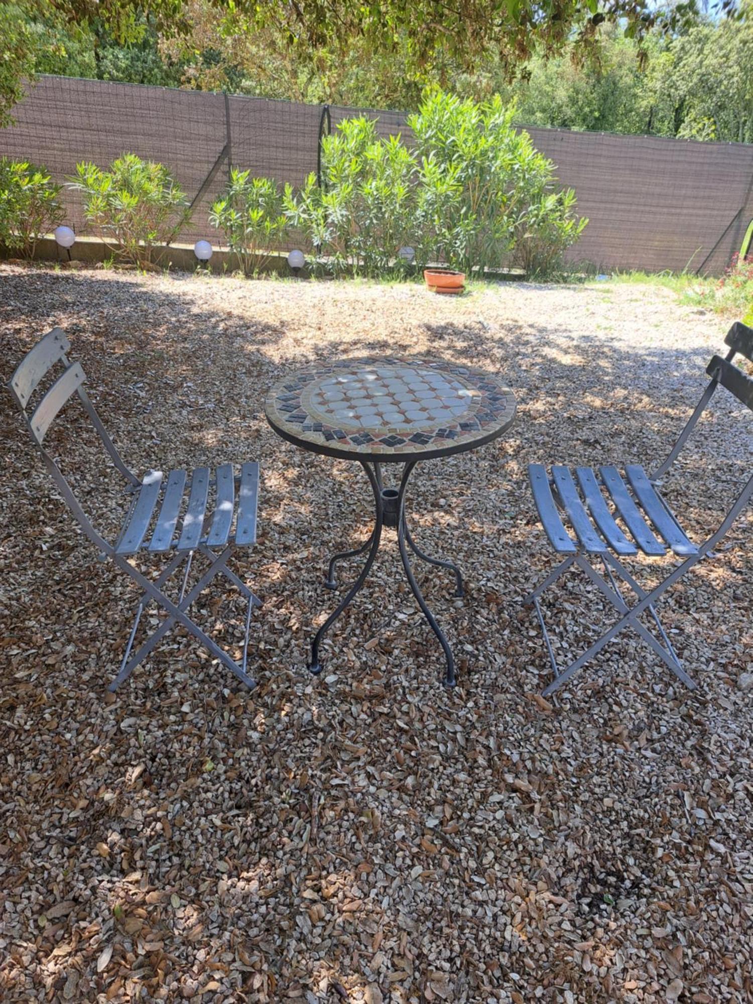 Le Calme De La Garrigue Bed & Breakfast Russan ภายนอก รูปภาพ