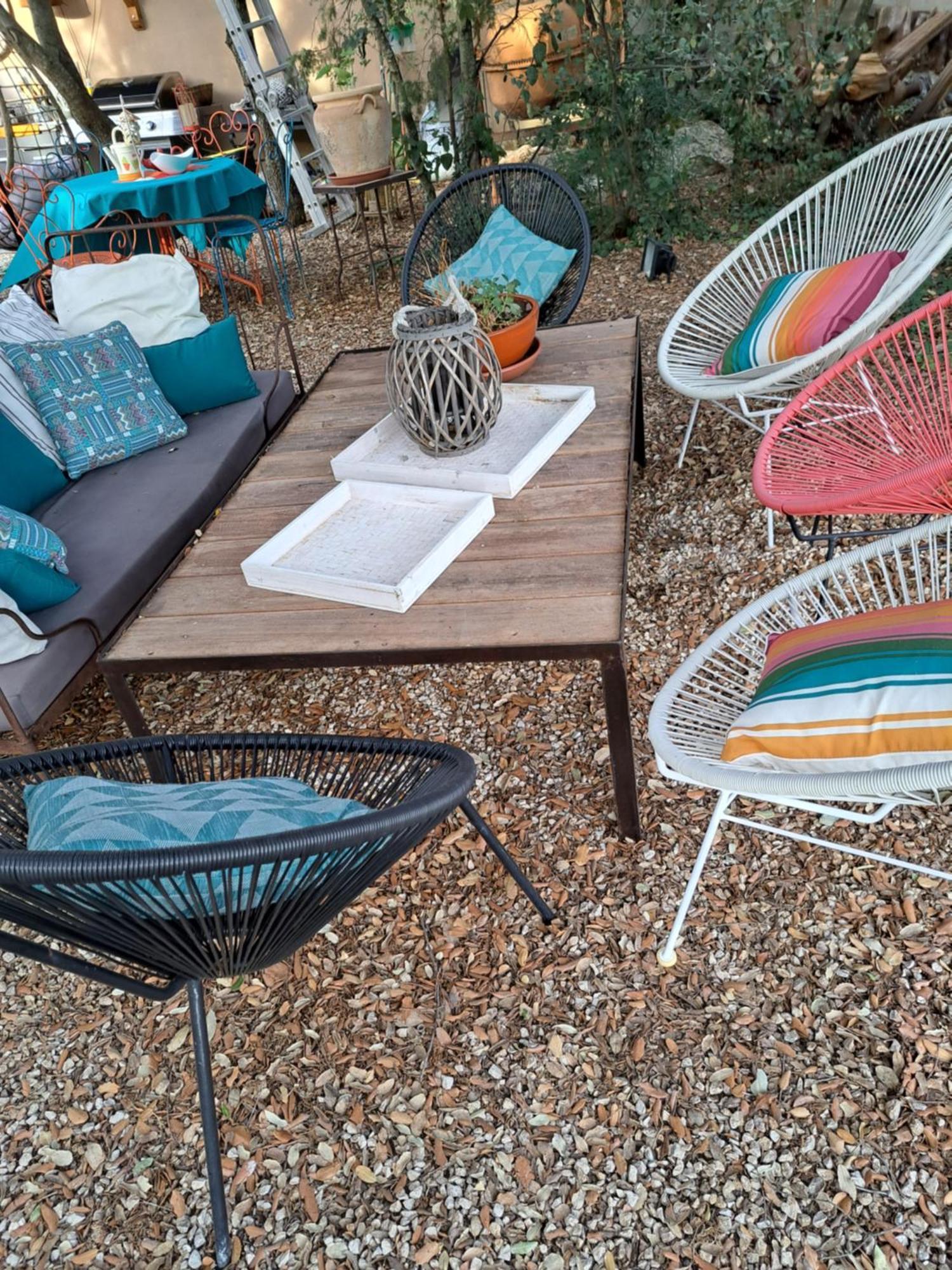 Le Calme De La Garrigue Bed & Breakfast Russan ภายนอก รูปภาพ
